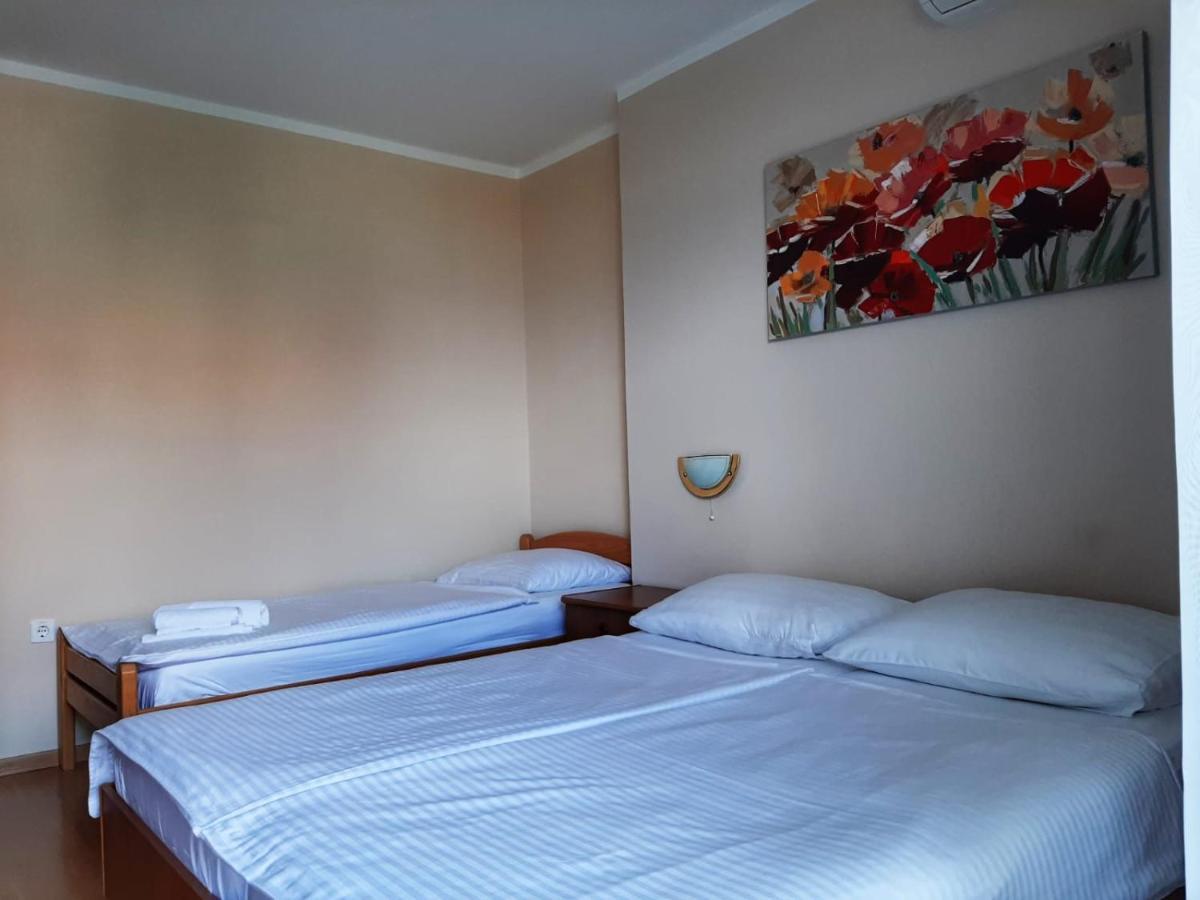 Guest House Katarina Malinska Extérieur photo