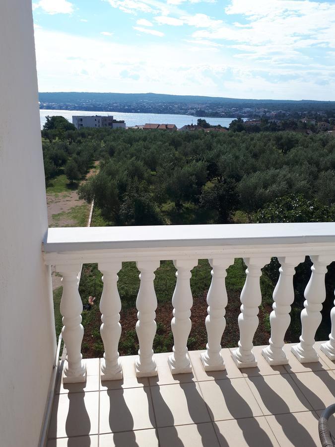 Guest House Katarina Malinska Extérieur photo